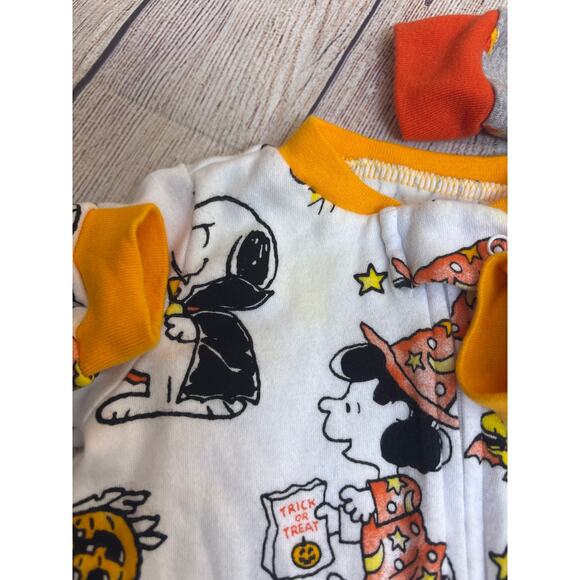 Halloween Bundle Infant Pajamas Snoopy Candy Corn Size 3-6 months - Picture 2 of 4